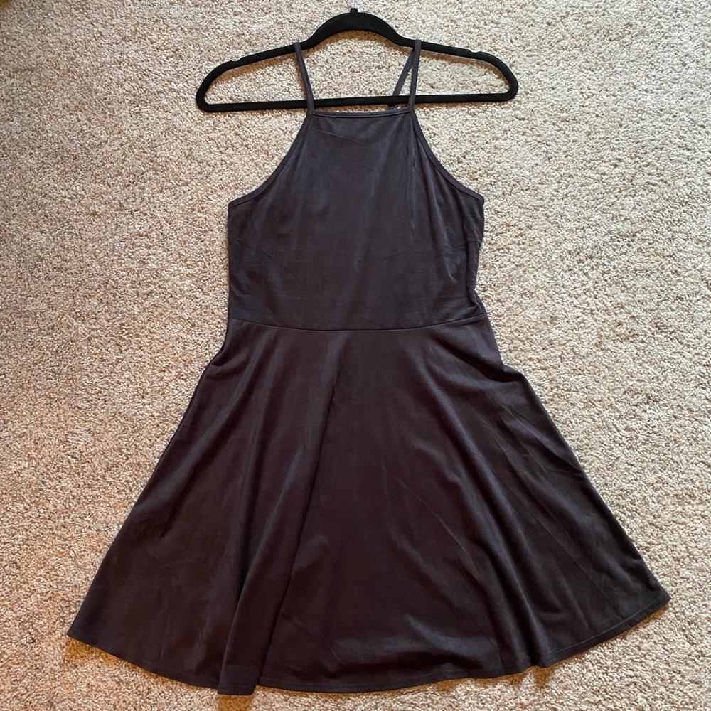 Brand: Pacsun
Color: Black w/ blue/purple tint in some light
Size: M